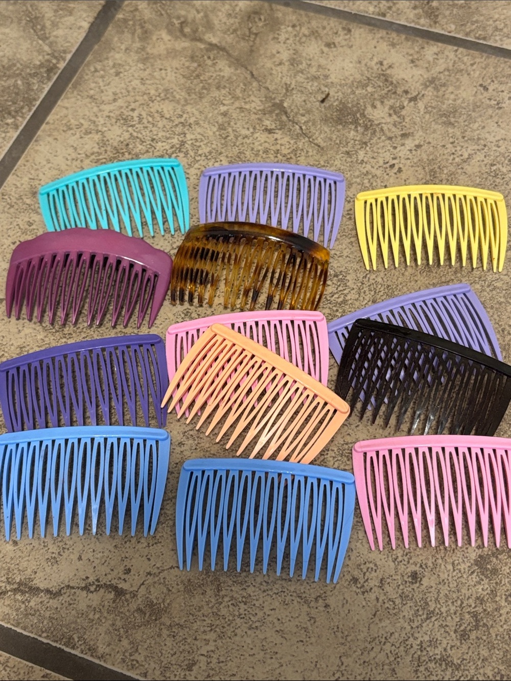 Bundle of Colorful Vintage Hair Combs - Picture 1 of 3